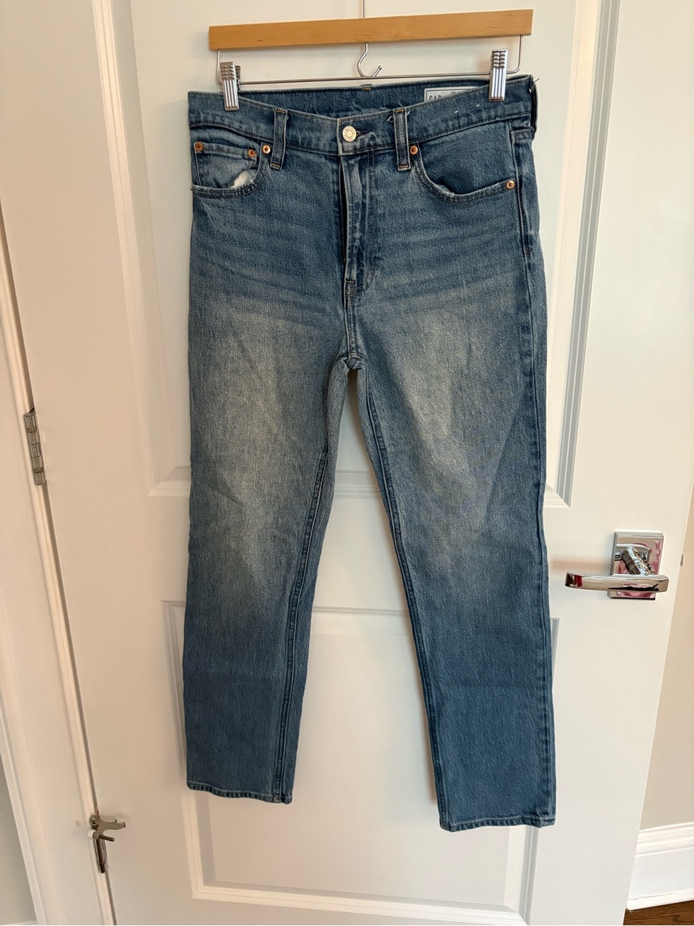 Classic Women’s Light Blue Straight-Leg Jeans